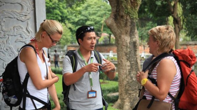 Hướng dẫn viên du lịch cần học gì để xin việc dễ dàng